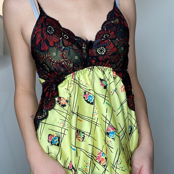 Yellow and black lingerie top - Picture 2 of 5